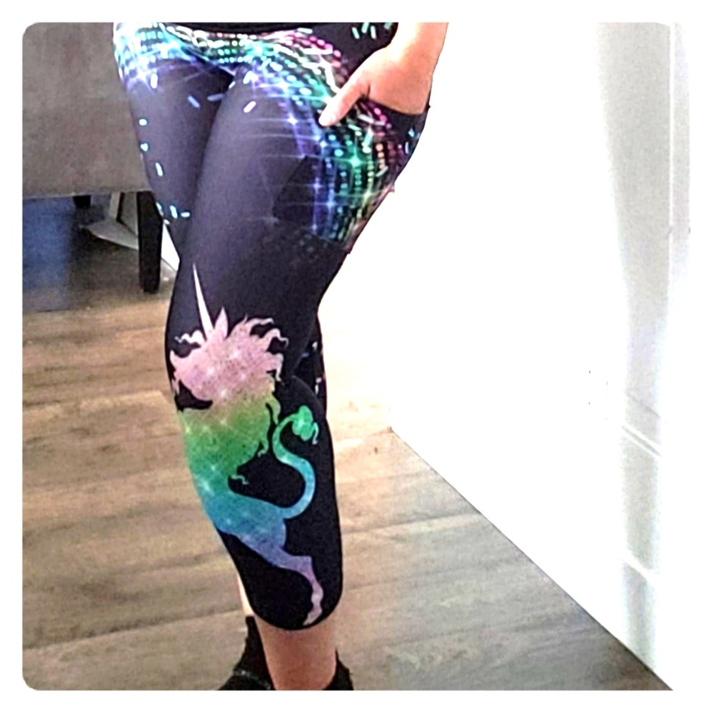 Ladies yoga capri unicorn leggings w/ POCKETS